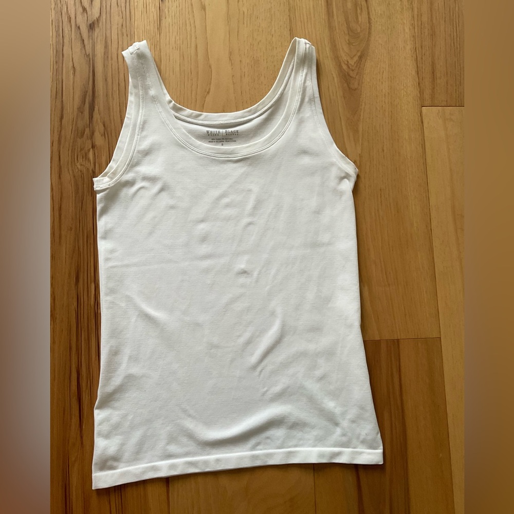 White House Black Market White Tank, Size Small
